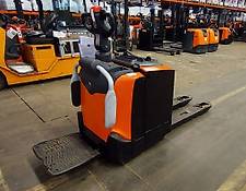 BT LPE 220 // 2.603 Std. / 2.2 T Tragkraft / sehr guter Zustand BT LPE 220 // 2.603 Std. / 2.2 T Tragkraft / sehr guter Zustand