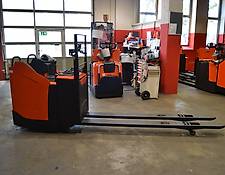 Toyota LPE 200 // 2.930 St.d / 2.330 mm lange Gabeln / sehr guter Zustand